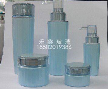 深耕行业，专业定制 化妆品瓶制造与代理服务的全方位解读